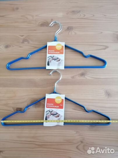 Набор плечиков/ вешалки антискользящие. Новые