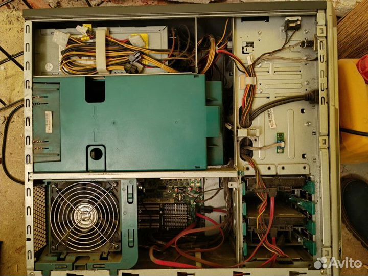 Сервер Fujitsu (Xeon - 2 процессора, 8 ядер)