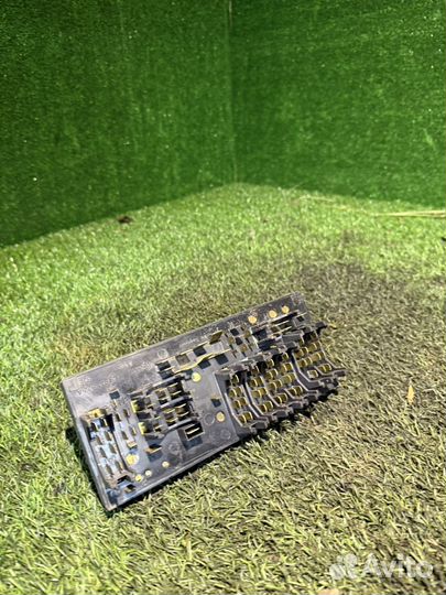 Блок предохранителей audi 80 b3