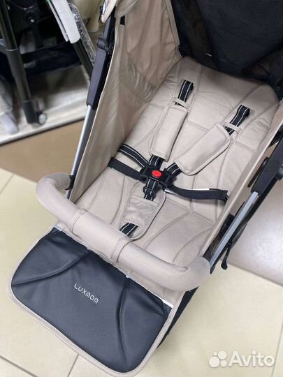 Новая легкая прогулочная коляска Luxmom V3