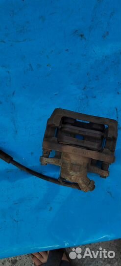 Суппорт тормозной задний левый Land Rover range R