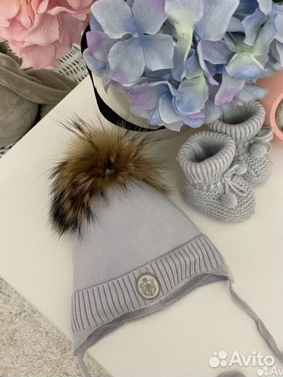 Вязаная шерстяная шапка 