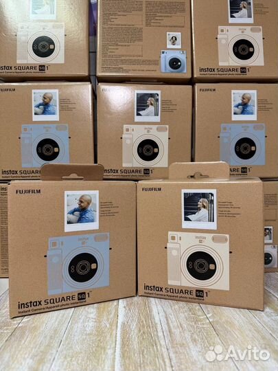 Фотоаппарат моментальной печати Instax square SQ1