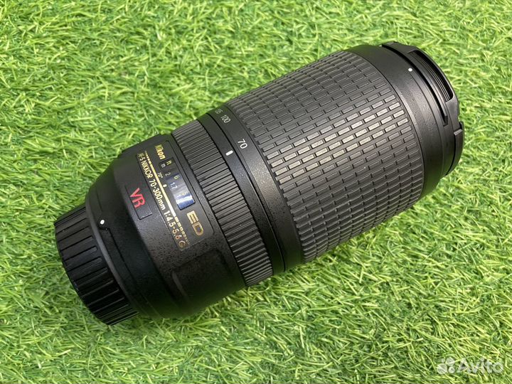 Nikon 70-300mm 4.5-5.6G ED-IF AF-S VR Zoom-Nikkor