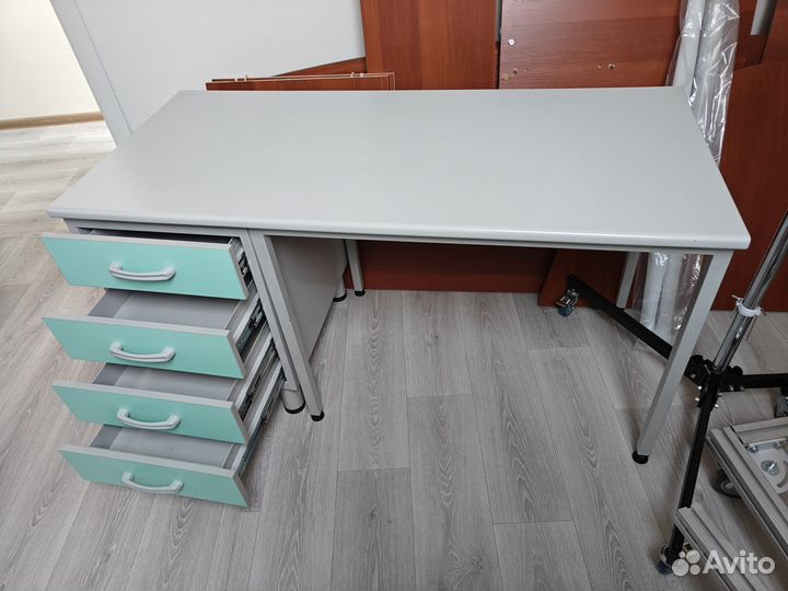 Стол лабораторный