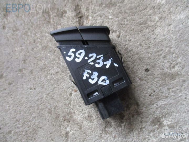 Кнопка аварийки BMW F82 M4 LCI s1041483