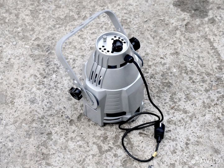 Прожектор Showtec PAR-575W/B/S с лампой