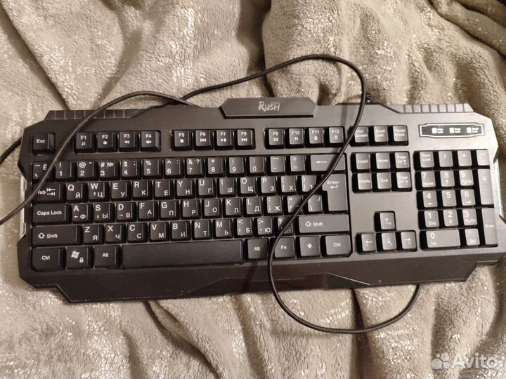 Клавиатура мембранная, мышка игровая