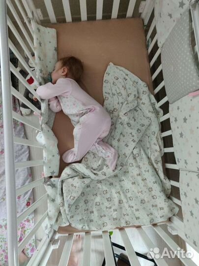 Кроватка с маятником Гандылян Дашенька с матрасом