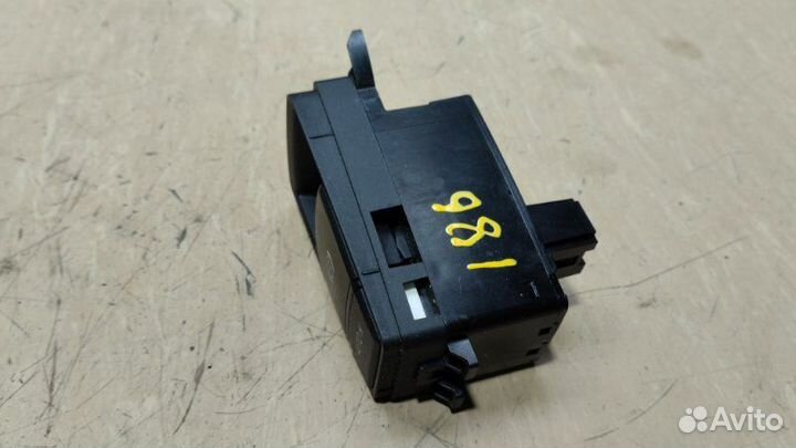 Кнопка стояночного тормоза Bmw X5 E70