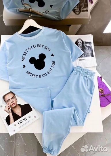 Спортивный костюм женский