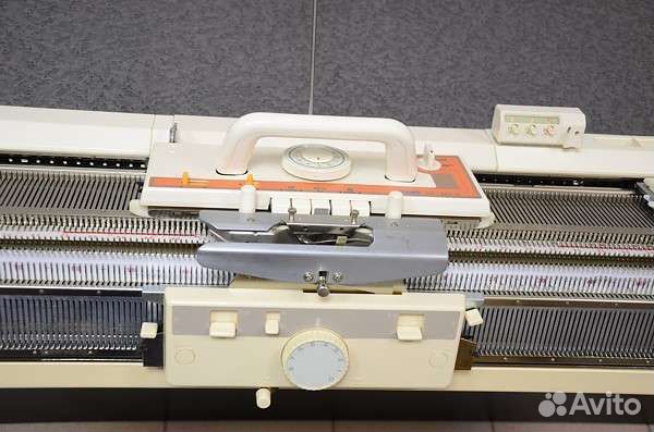 Двухфонтурная вязальная машинка hobby KH860-272