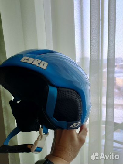 Шлем горнолыжный