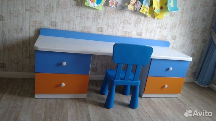 Мебель в детскую для дошкольника(кровать и стол)