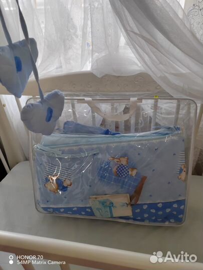 Кроватка с маятником