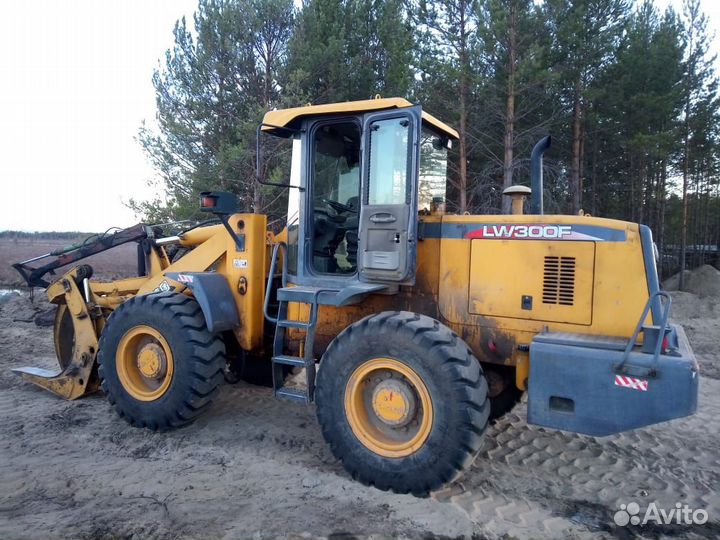 Фронтальный погрузчик XCMG LW300F, 2013