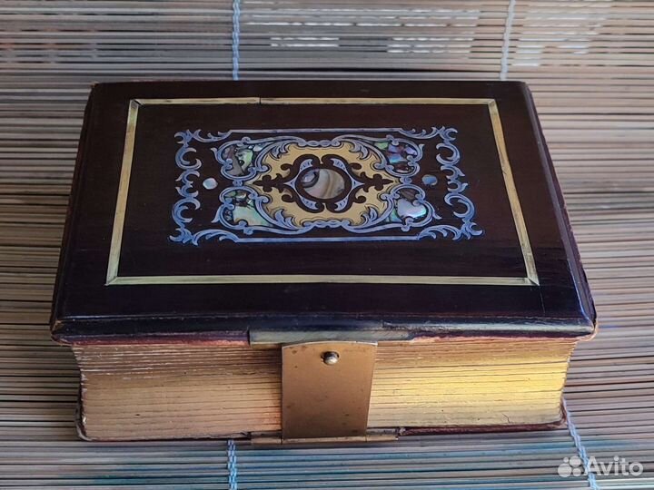 Фотоальбом.Антикварный с инкрустацией