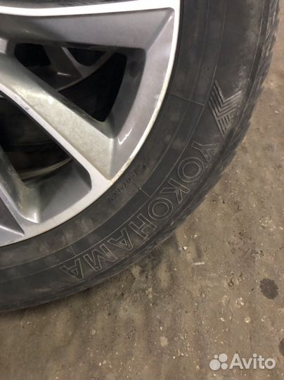 Yokohama IceGuard Stud IG65 235/60 R18