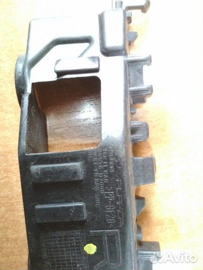 Кронштейн переднего бампера правый Hyundai Tucson