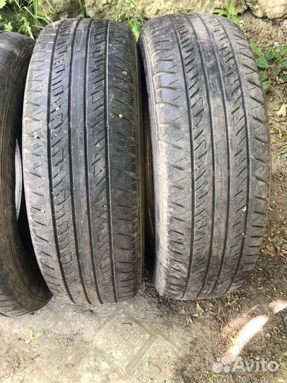 Dunlop Grandtrek PT2 215/70 R16