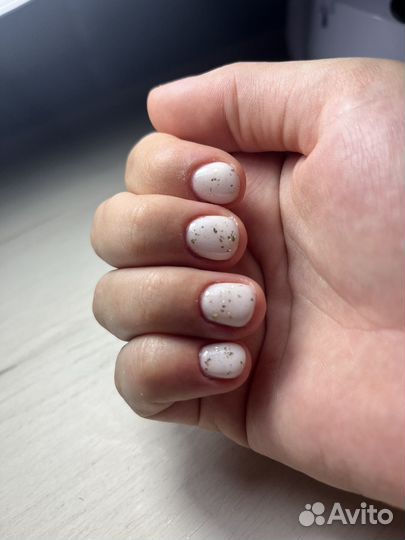 Модель на маникюр