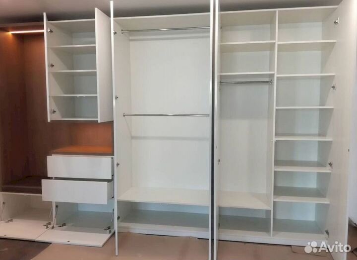 Черный шкаф