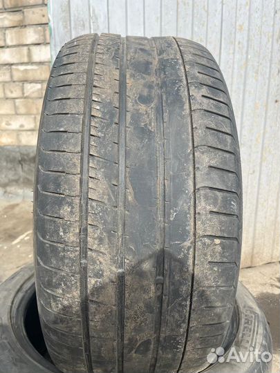 Pirelli P Zero 275/40 R19