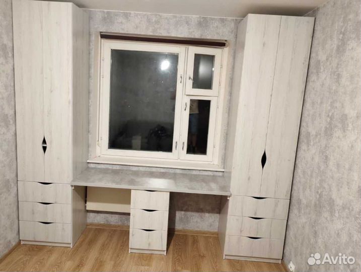 Рабочая зона у окна