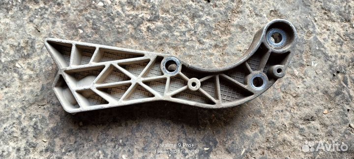 Кронштейн подушки кпп Гранта