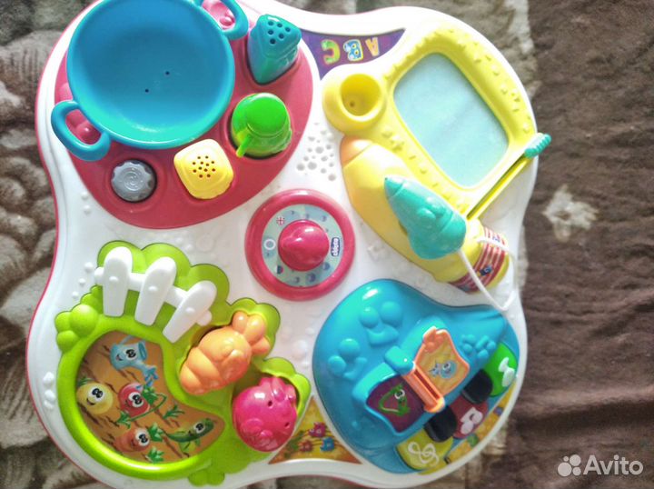 Развивающий столик fisher price