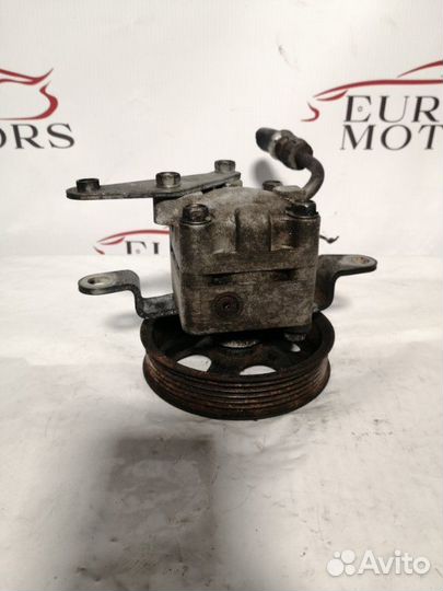 Насос гидроусилителя руля Nissan Teana QR25DE