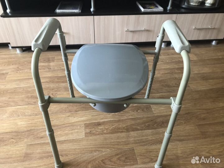 Санитарный стул