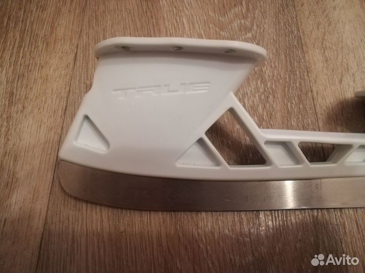 Стаканы хоккейные True, лезвия Step Steel