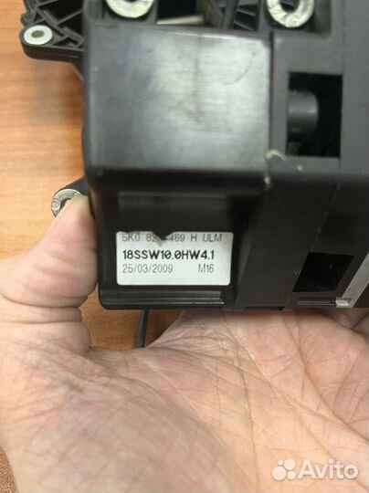 Ручка открытия багажника на Volkswagen