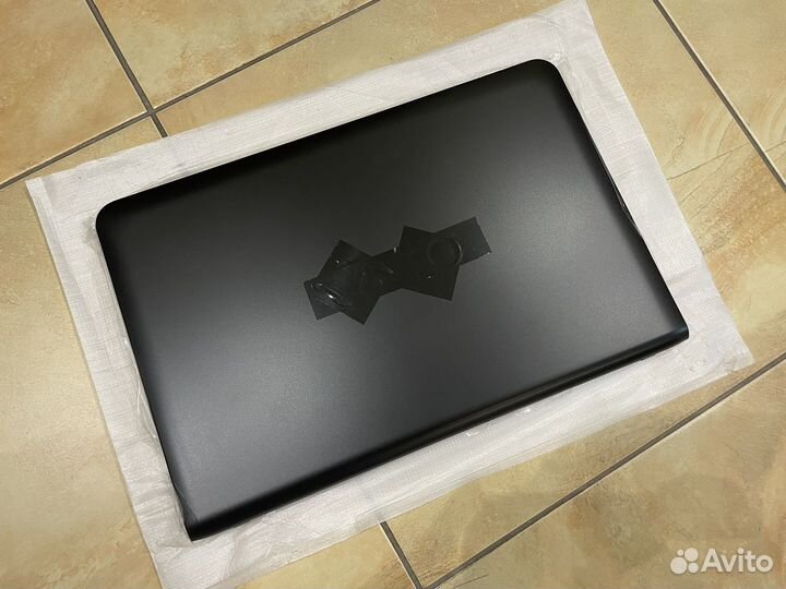 Новая крышка и рамка на Sony SVE151