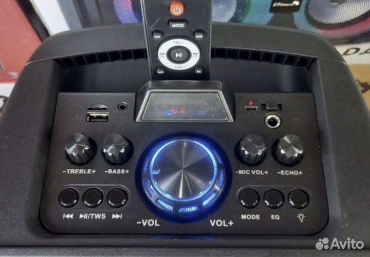 Колонка мощный басс новые с микрофном