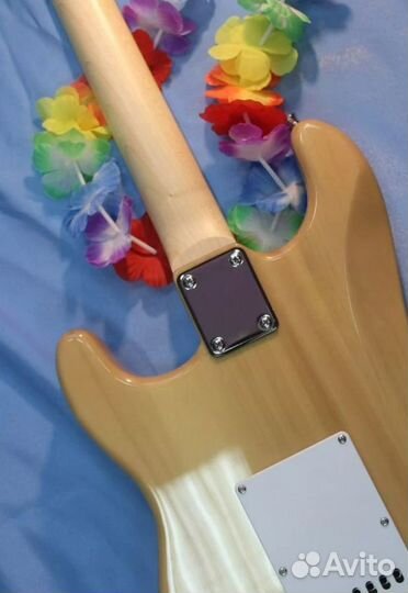 Электрогитара Новая. Fabio ST200 N