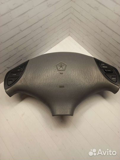 Подушка безопасности водителя dodge caravan 3