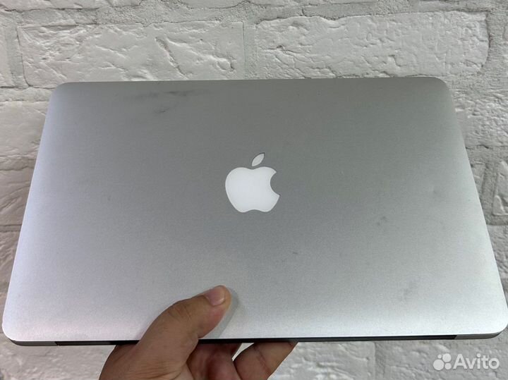 Apple MacBook Air 11 A1465