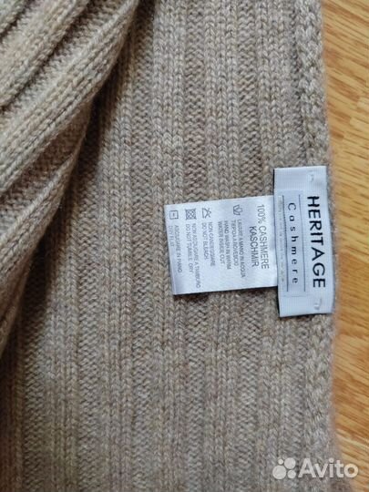 Кашемировый шарф Heritage и шапка Uniqlo