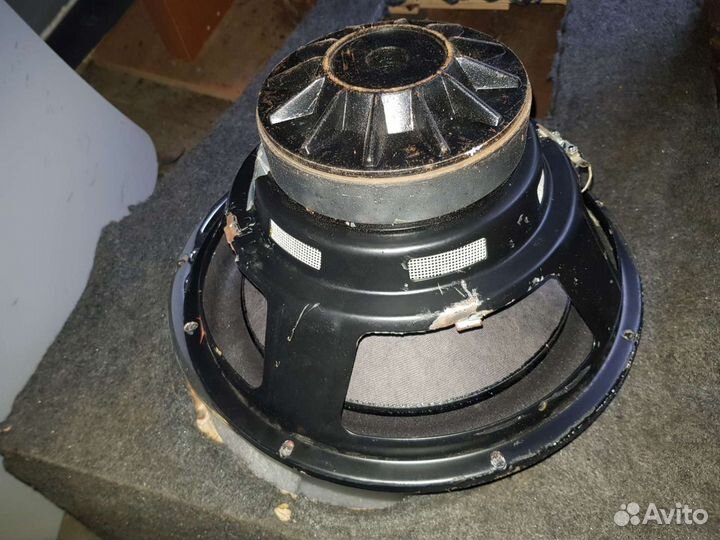 Сабвуфер встроенный Skoda A4 лифтбэк