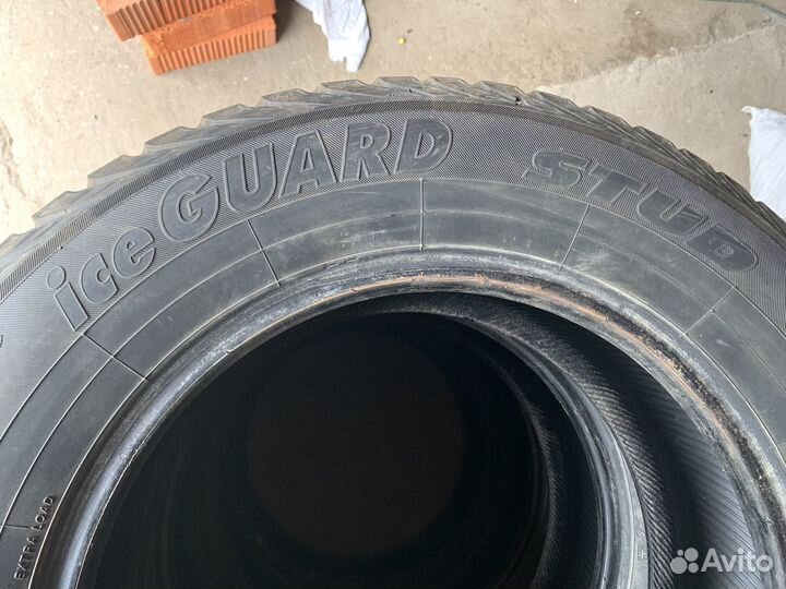 Yokohama IceGuard Stud IG65 215/65 R16 102T