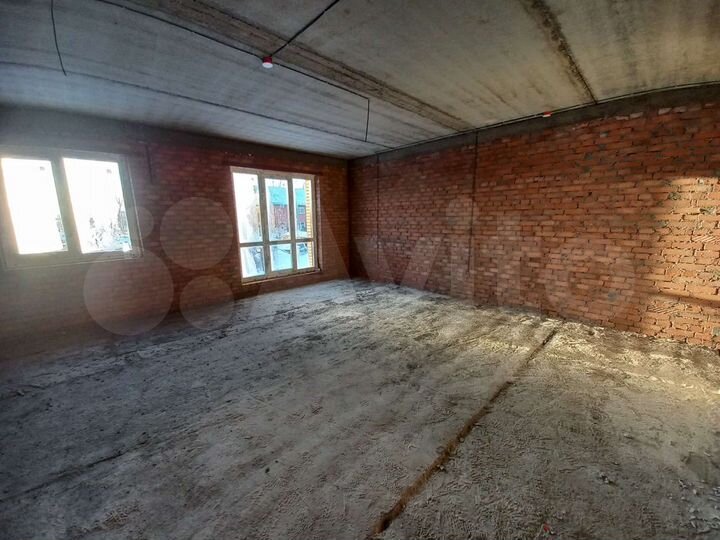 Дом 210 м² на участке 5,5 сот.