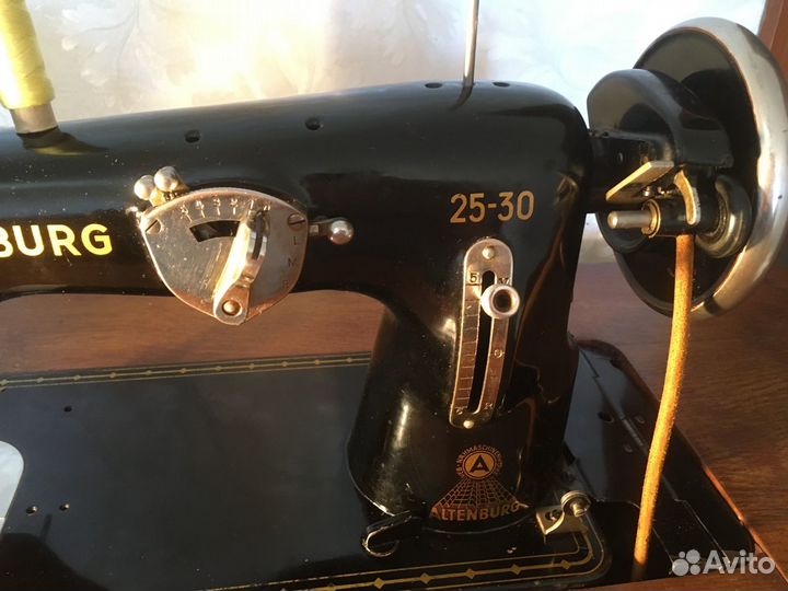 Швейная машинка altenburg