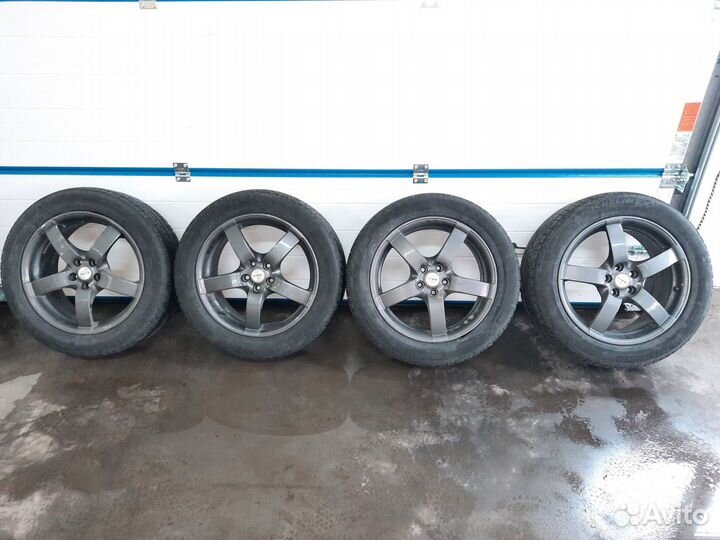 Комплект покрышек и дисков литых