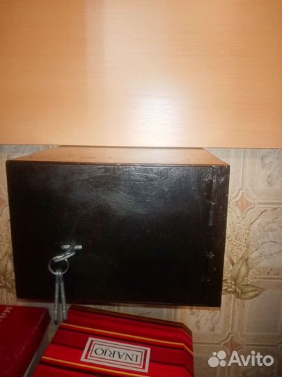 Сейф металлический