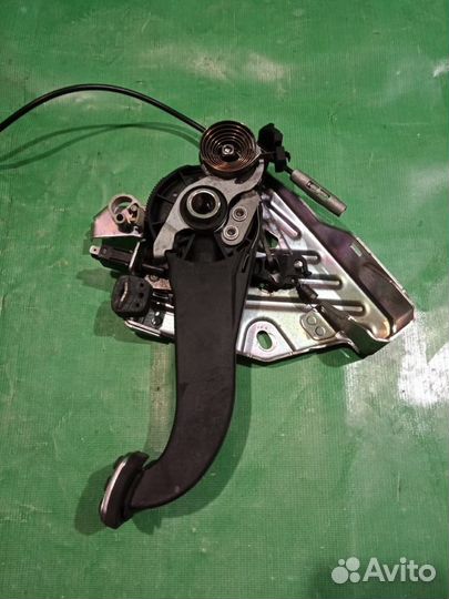 Педаль стояночного тормоза Mercedes W212 W204