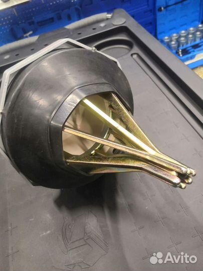 Приспособление для замены пыльников пневматическое