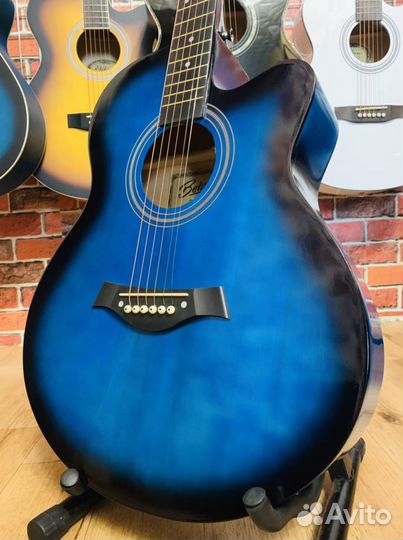 Гитара акустическая + аксессуар