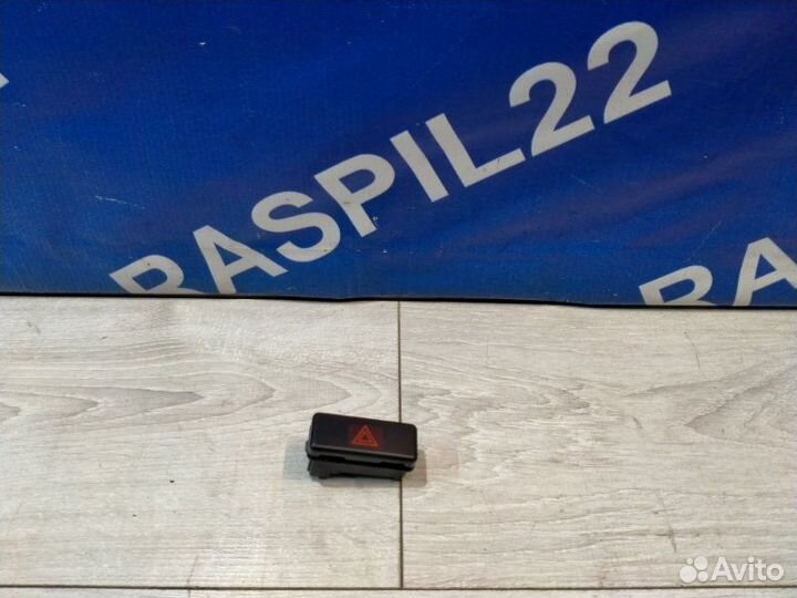 Кнопка включения аварийной сигнализации Bmw 525I